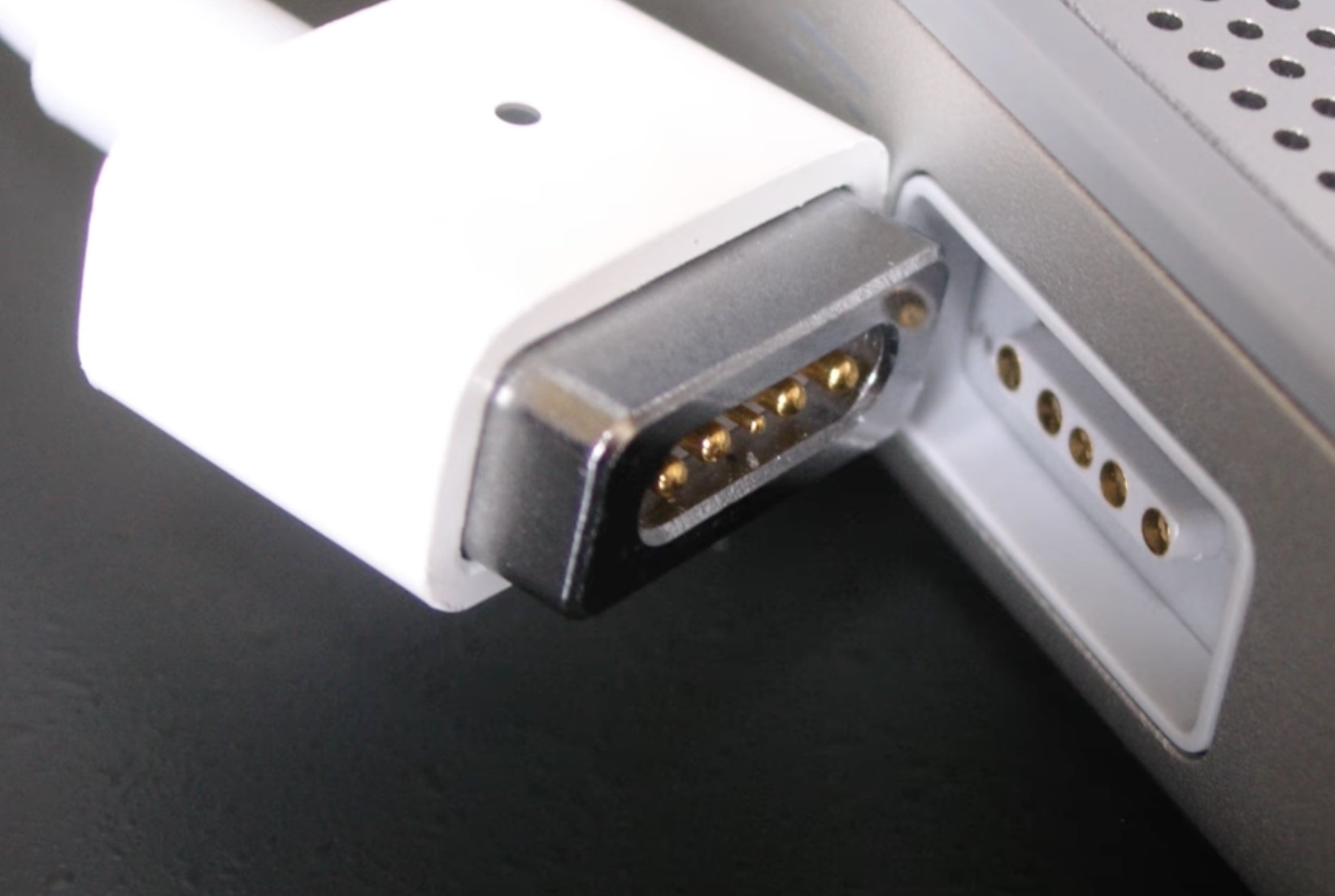 mac magsafe for 2010 macbook pro plug isnt charing